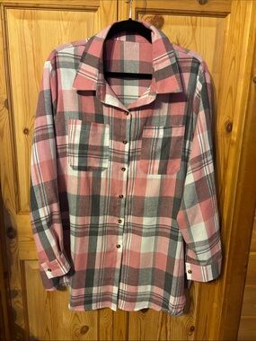 Pink & Gray Plaid Button-Up Shirt